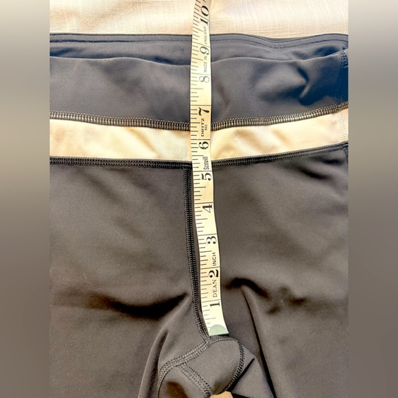 LULULEMON SZ 10 Black White Colorblock 22" Inseam Nylon Spandex Cropped Leggings - Picture 5 of 11